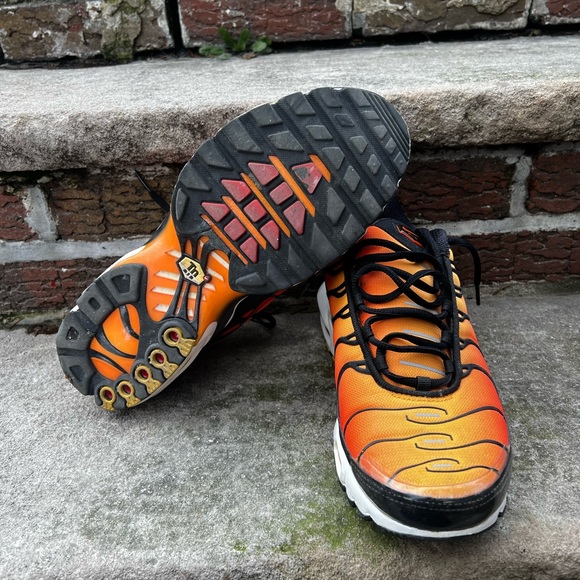 Nike Air Max Plus - Picture 3 of 3